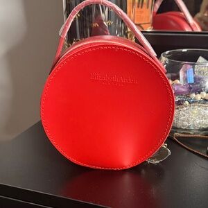 Elizabeth Arden Round Red Travel Jewelry / Cosmetic Case